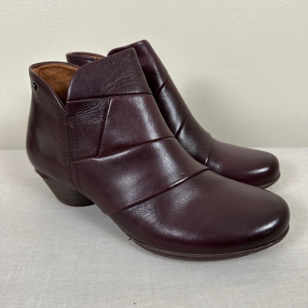 Cobb Hill Women's 8 Laurel Bootie‎ Red Leather Ankle Boots CJ3160 Burgundy